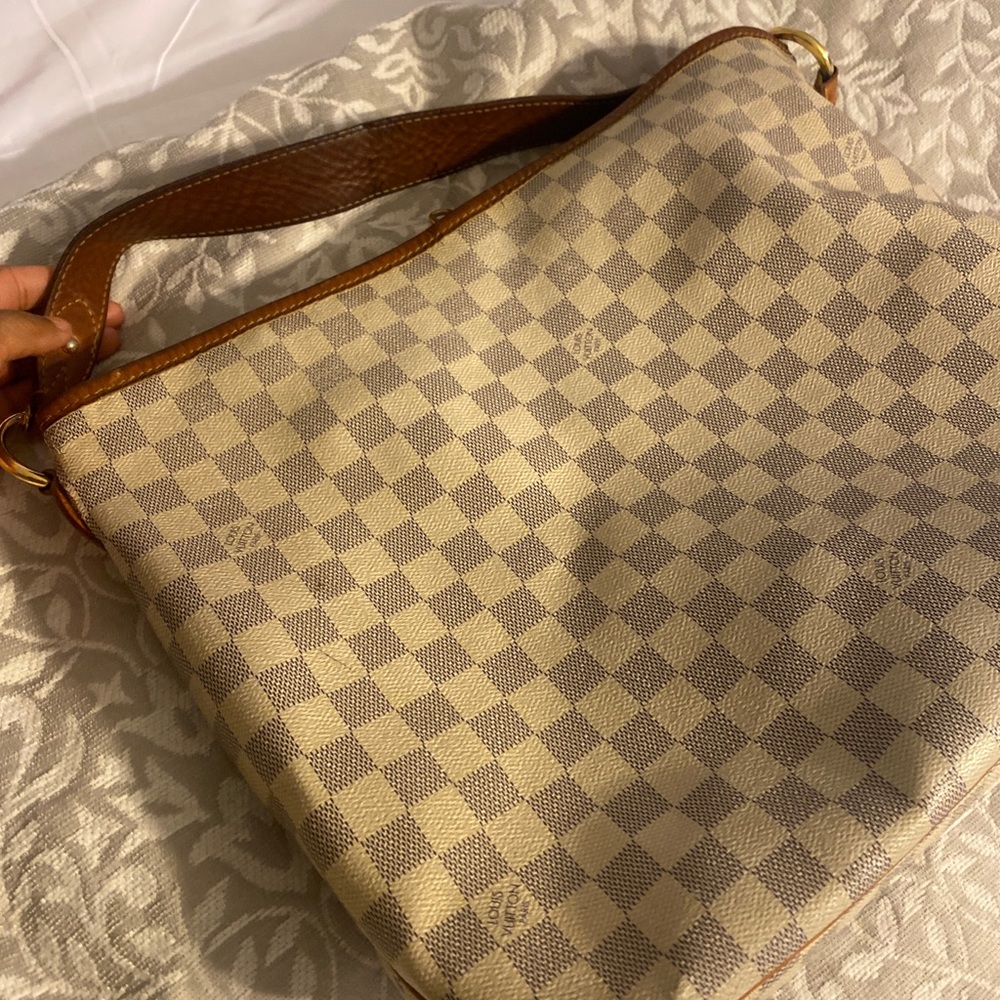 Louis Vuitton bag needs cleaning!!